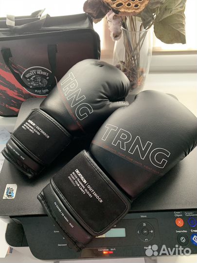 Боксерские перчатки 10 oz