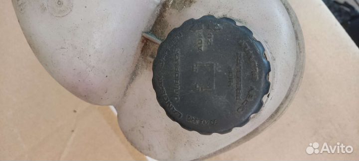 Расширительный бачок Opel Astra F