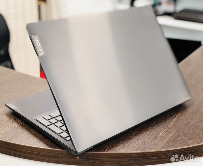 Ноутбук Lenovo 15,6/FHD/Celeron 4205u/SSD/Гарантия