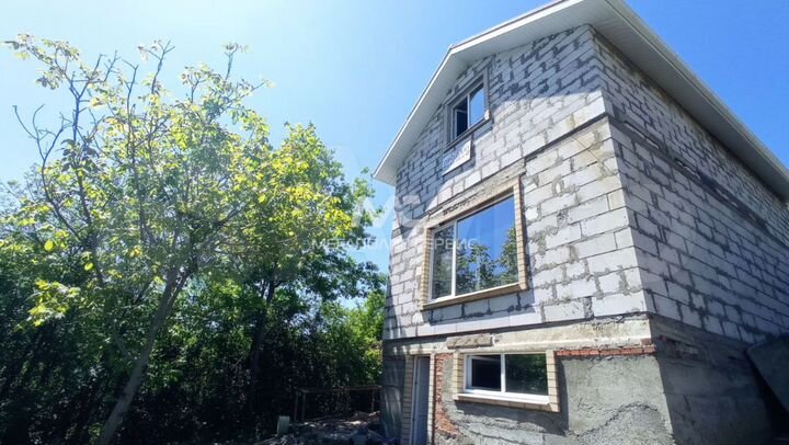 Дом 100 м² на участке 7,3 сот.