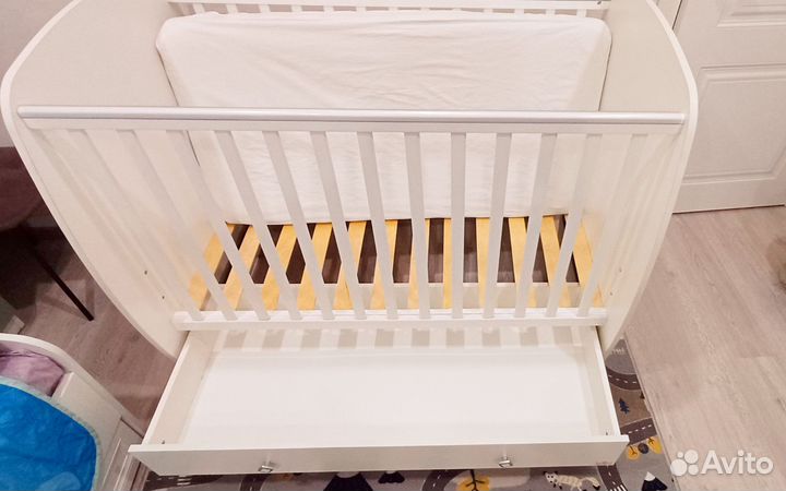 Детская кроватка