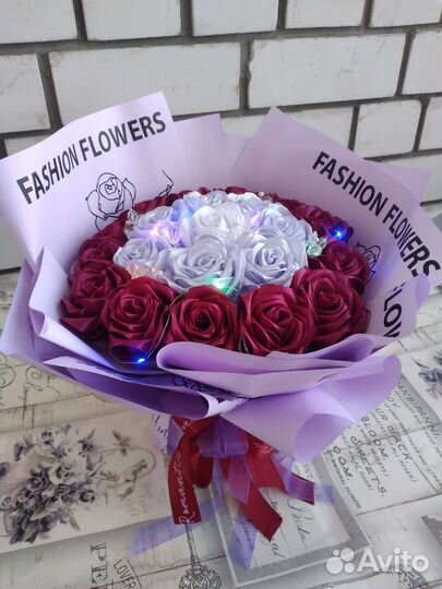 Букет цветов из атласных лент