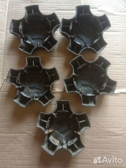 Заглушки на диски Suzuki