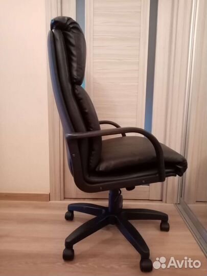 Компьютерное кресло