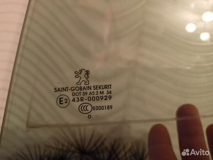 Задние боковые стекла на Пежо 308