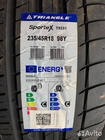 Triangle TH201 Sportex 235/45 R18 98Y