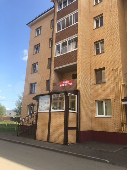 3-к. квартира, 100 м², 2/5 эт.