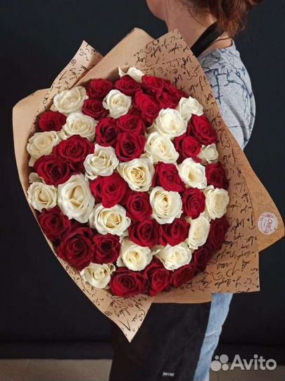 51 роза 101 роза. Живые розы. Букеты цветы шары