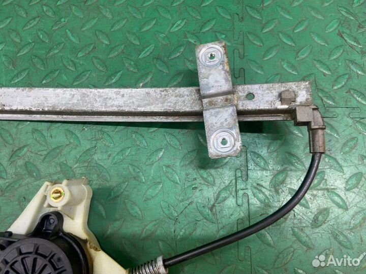 Стеклоподъемник передний правый Mitsubishi Space