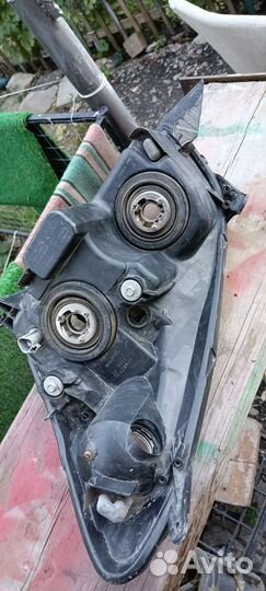 Фара на Toyota Corolla Verso 2008г