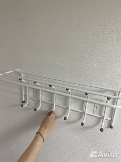 Вешалка настенная металлическая белая