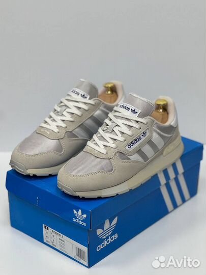 Кроссовки adidas