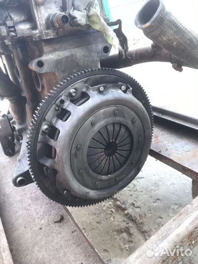 Мотор 21103 16 v, много запчастей на десятку