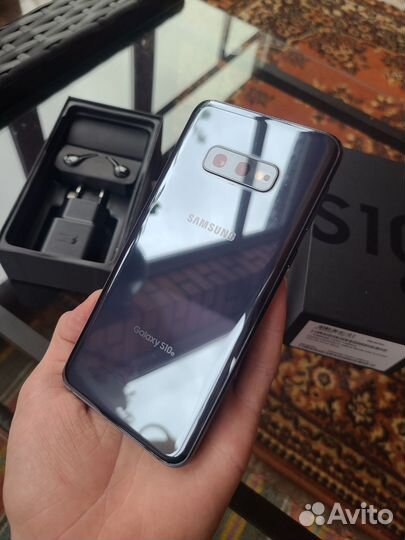 Samsung Galaxy S10e (Snapdragon 855), 6/128 ГБ