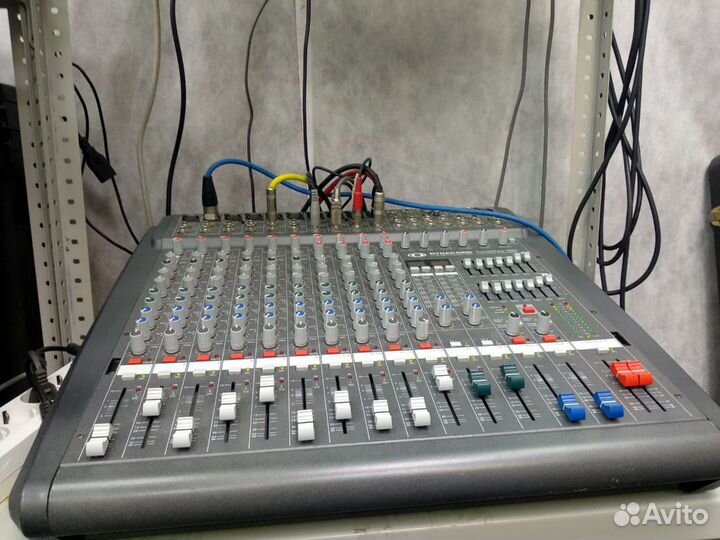 Активный микшер Динакорд с колонками