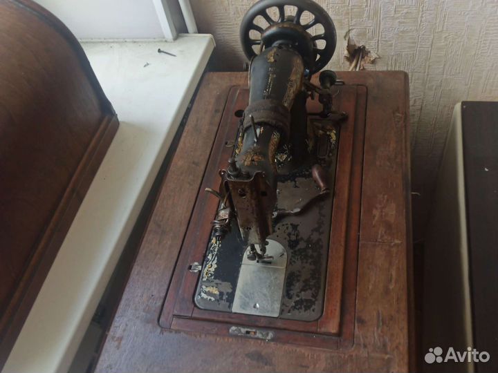Швейная машина Singer