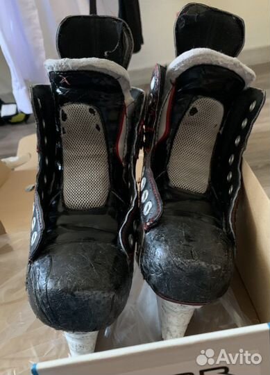 Хоккейные коньки