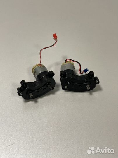 Мотор щетки для робота пылесоса Redmond RV-R400