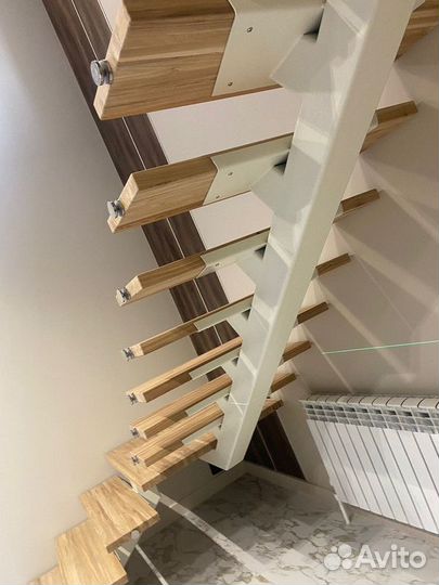 Металлический каркас лестницы / Бесплатная смета