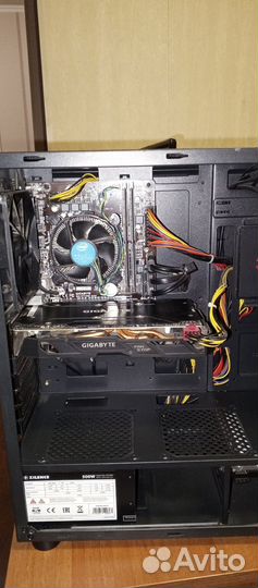 Intel pentium G4560/Radeon RX570/4gd
