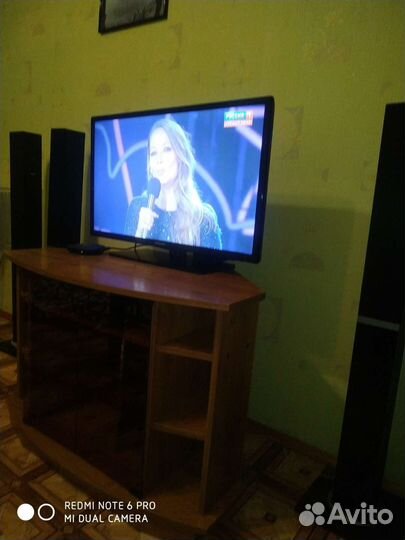 Тумба под телевизор (торг уместен)