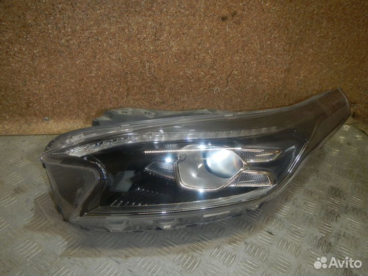 Фара левая Kia Xceed