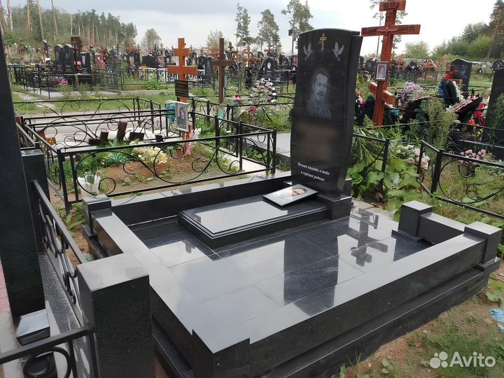Гранитные памятники