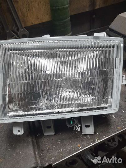 Фара на hyundai HD 72