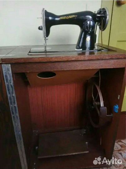 Швейная машина подольская