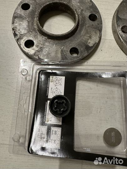 Проставки колесныес болтами на audi Q7