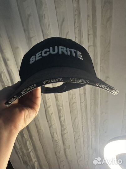 Vetements security кепка