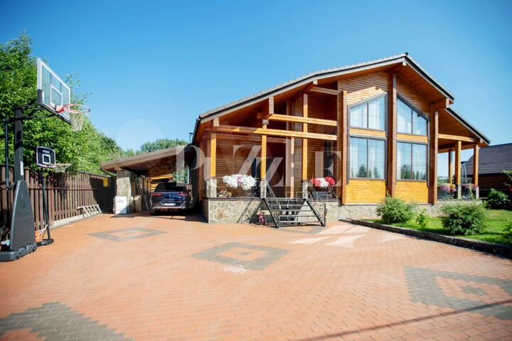 Дом 274 м² на участке 10,9 сот.