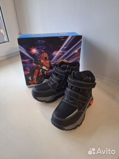 Ботинки зимние для мальчика новые