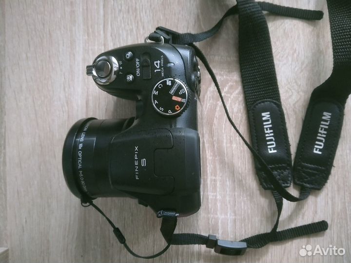 Продам фотоаппарат Fujifilm s2900