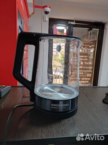 Электрочайник Redmond RK-G196 черный