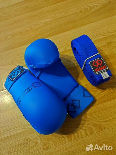 Перчатки-накладки для каратэ WKF Khan, S