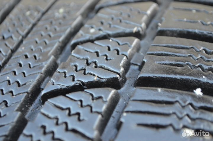 Triangle TR777 225/60 R17