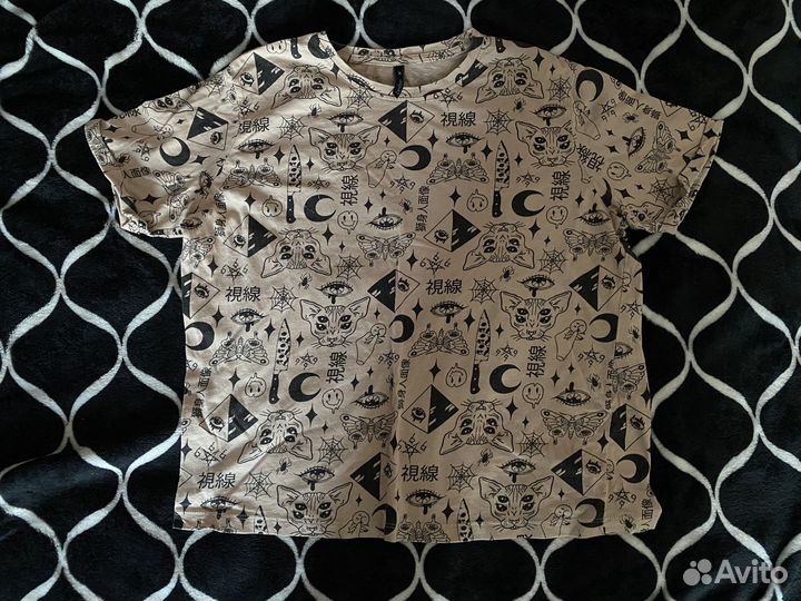 Футболка бежевая с принтом