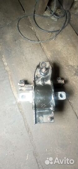 Подушка кпп Фольксваген Поло седан