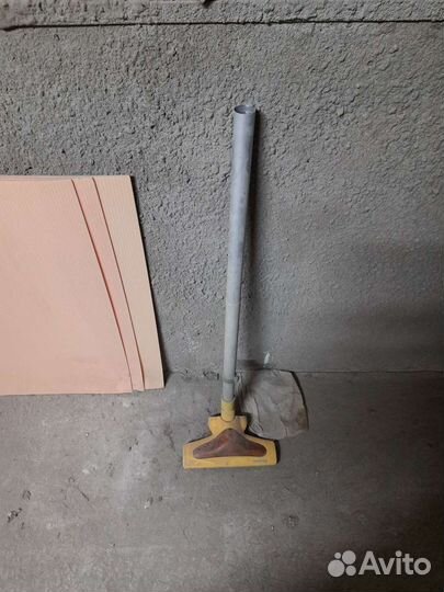 Труба с щеткой для пылесоса