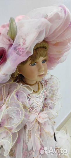 Кукла коллекционная, фарфоровая 69 см