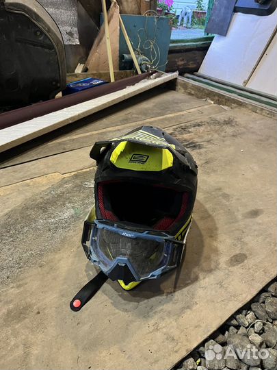 Шлем с очками для питбайка