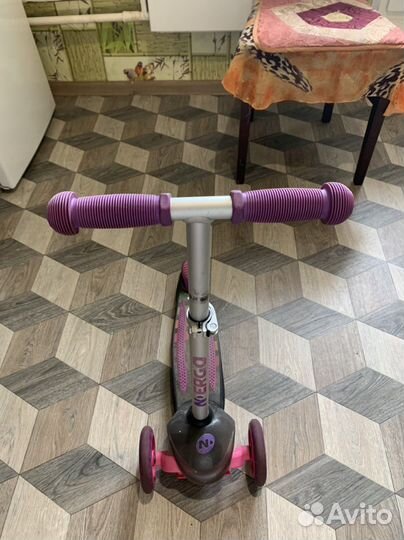 Самокат детский со светящимися колесами