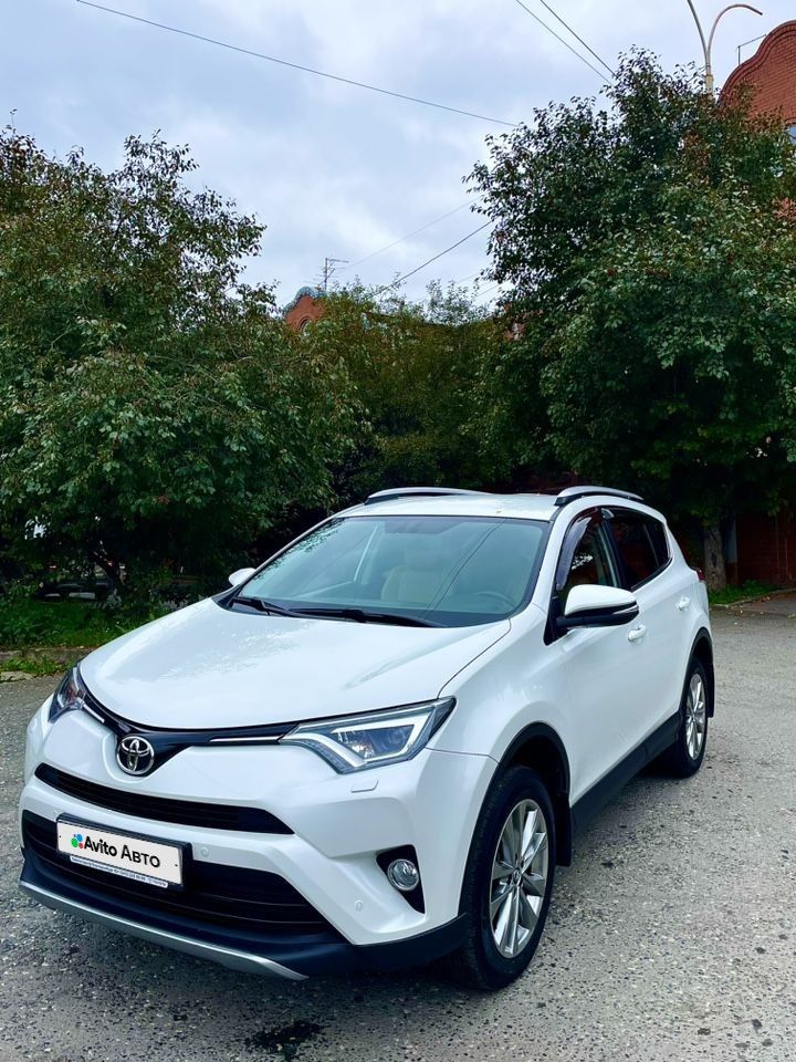 Toyota RAV4: фото владельца