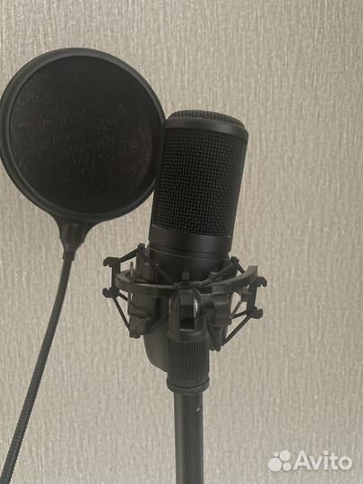 Микрофон akg p120