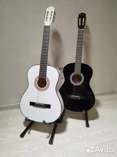 Гитара с чехлом