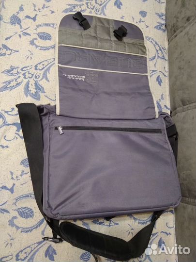 Фирменная сумка для ноутбука