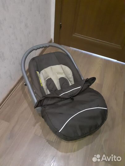 Прогулочная коляска с автолюлькой