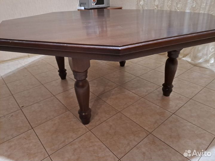 Кухонный стол