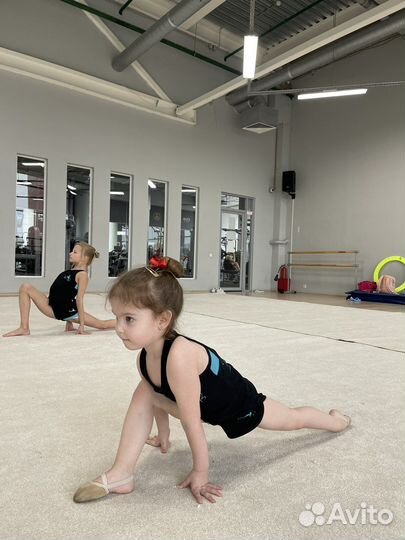 Тренер по художественной гимнастике. Растяжка